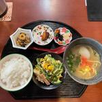 ゴーヤチャンプルーとハーフそば定食