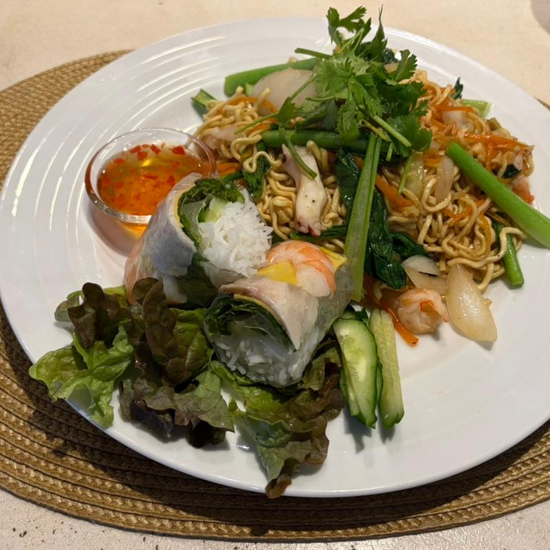 (フォーと生春巻きのお店 amio.)