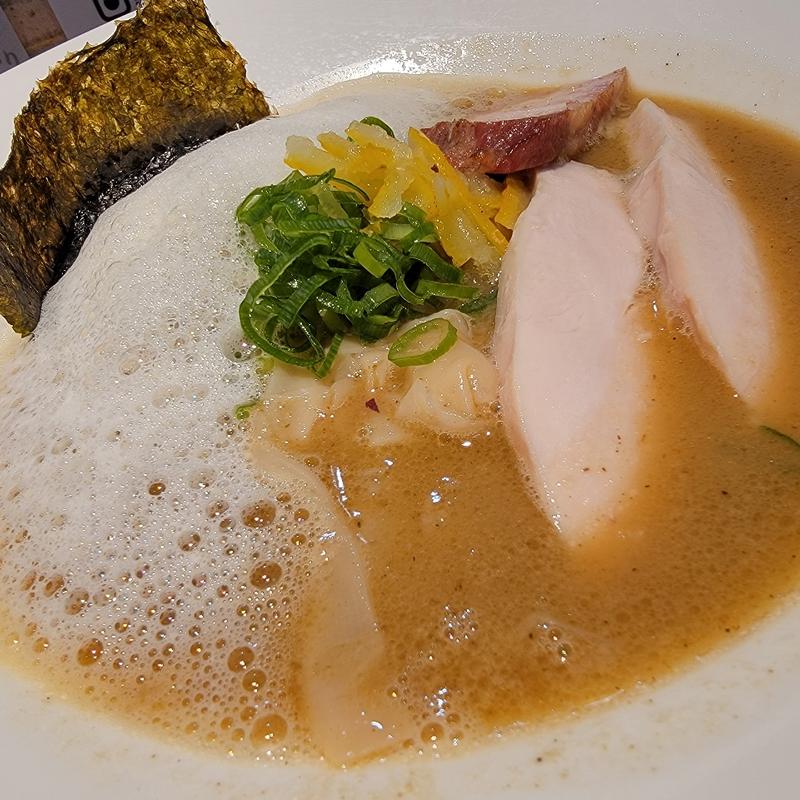 白のとりこ2種のチャーシュー(麺屋周郷 鶏のとりこ)