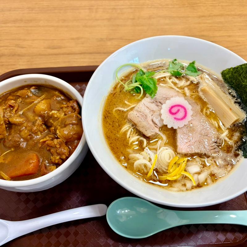 ラーメン中盛り＋カレー丼(らーめん理庵)
