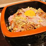 柔らかガーリックビーフ丼(S)