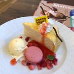 紅白ミルクレープ(ココス 野田愛宕店)