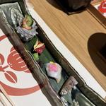 刺身盛り合わせ(栄螺 本鮪 河豚炙り 烏賊 鰆)(ことひら温泉 御宿 敷島館)