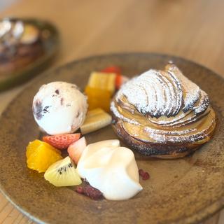 季節のデザート（焼きたてりんごパイ）(カフェドミーミ（Café de mimi）)