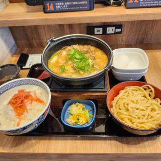 牛肉玉ラーメン鍋膳とんこつ(吉野家 329号線壷川店 （330号線壷川店）)