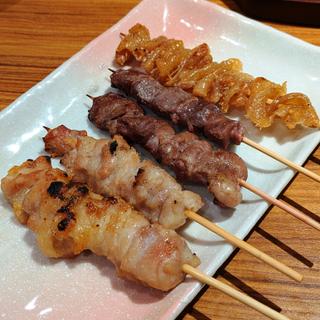 おまかせ盛り合わせ5本(炭火晩酌屋 煙 門前仲町)