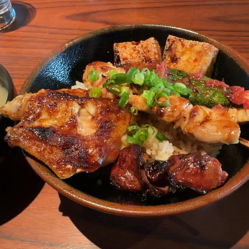 炭火焼き鳥丼(torikushi)