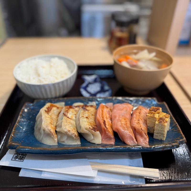 餃子定食(焼)(和味餃子 （ナゴミギョウザ）)