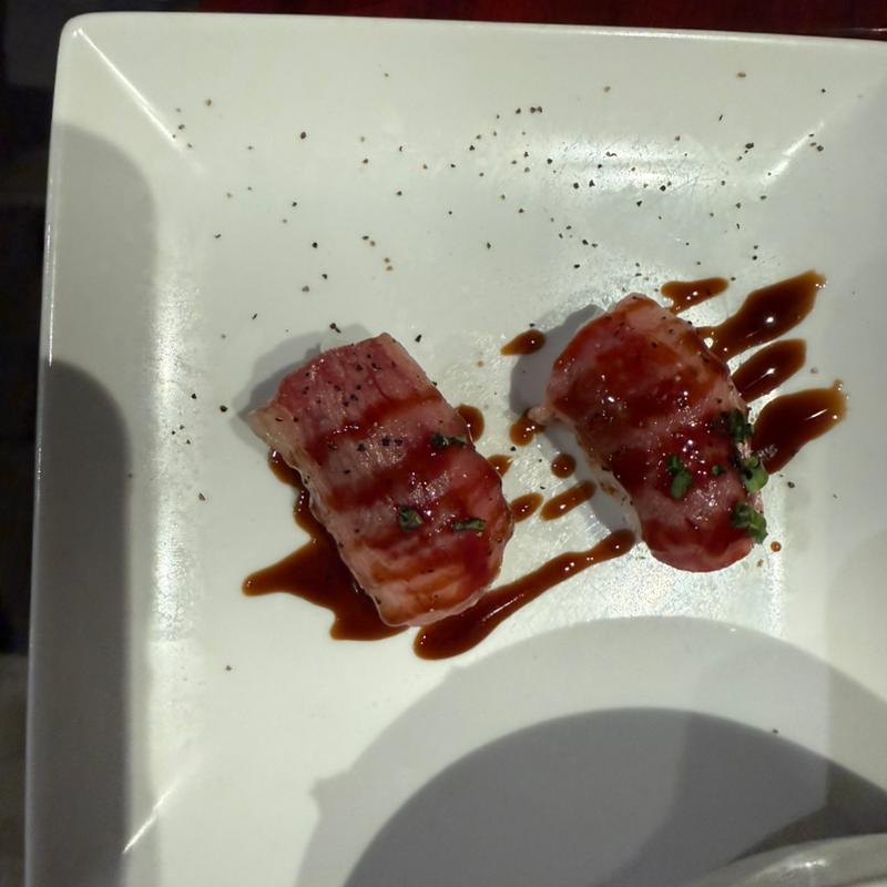 A4牛肉炙り寿司(肉バル アモーレ 新宿店)