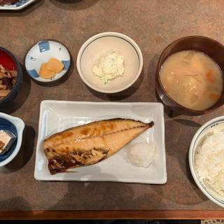 魚定食(網焼おか)
