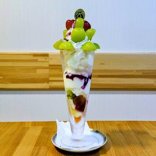 シャインマスカットパフェ