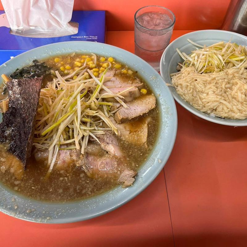 味噌ネギチャーシューメン大 コーン ネギトロロ丼大(ネギいちラーメン 三好本店)