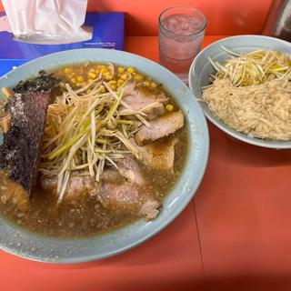味噌ネギチャーシューメン大 コーン ネギトロロ丼大(ネギいちラーメン 三好本店)