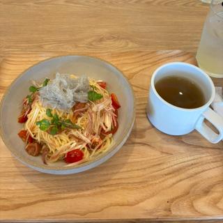 生しらすと茗荷、甘梅の冷製パスタ