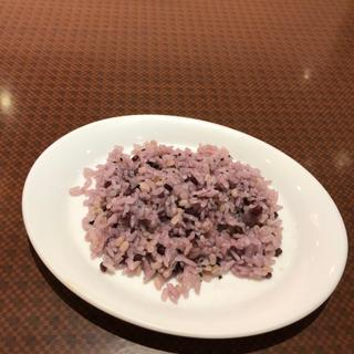 黒米ともち麦ごはん
