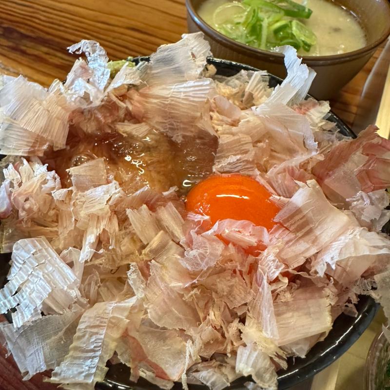 本節と鉄人の卵かけご飯(むしろ和食)