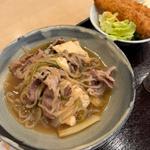 日替わり　牛肉と豆腐のすき焼き風とエビフライ(絆 旬の肴と和み酒場)