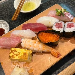 おまかせ寿し　上(すし処 山゛嘉（ZANKA）)