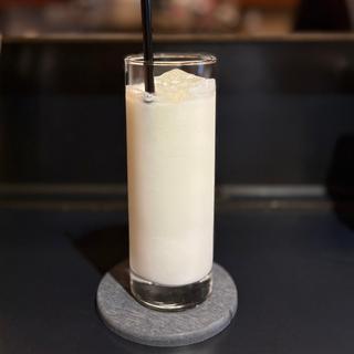 カルダモンラッシー(創作カレー MANOS)