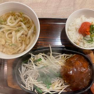 ハンバーグセット　明太子ごはん(武州うどんあかね&みどりダイニング)