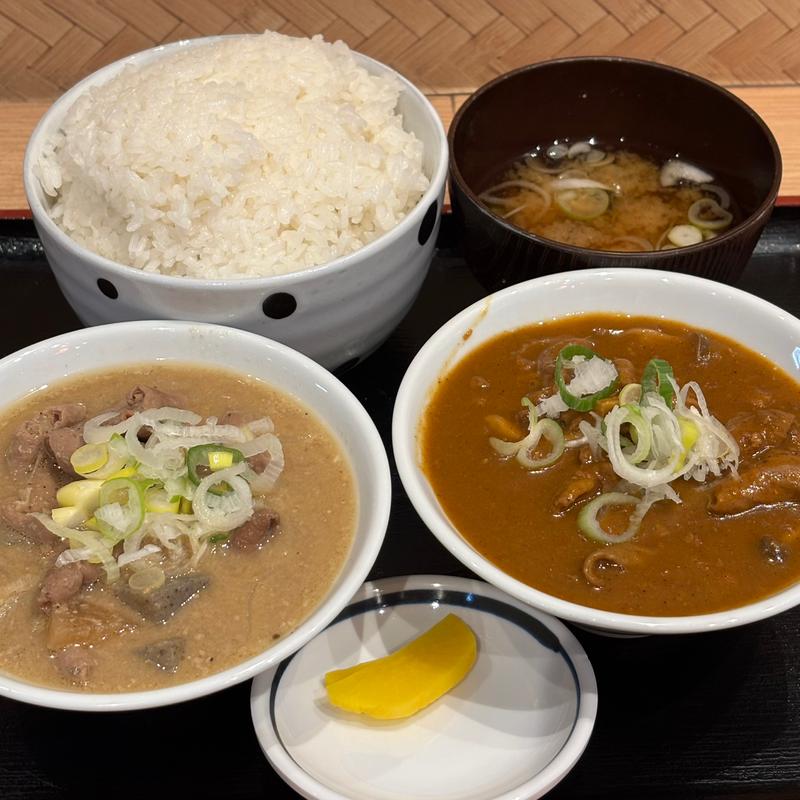 もつ煮込2色盛定食(もつ煮込 定食 よし川)