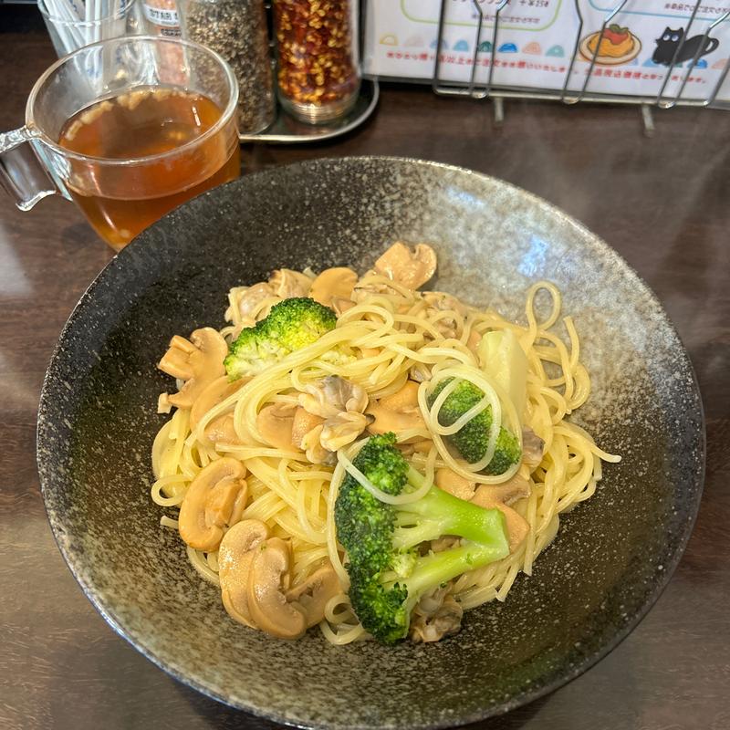 アサリとブロッコリーのパスタ(イタリア食堂)