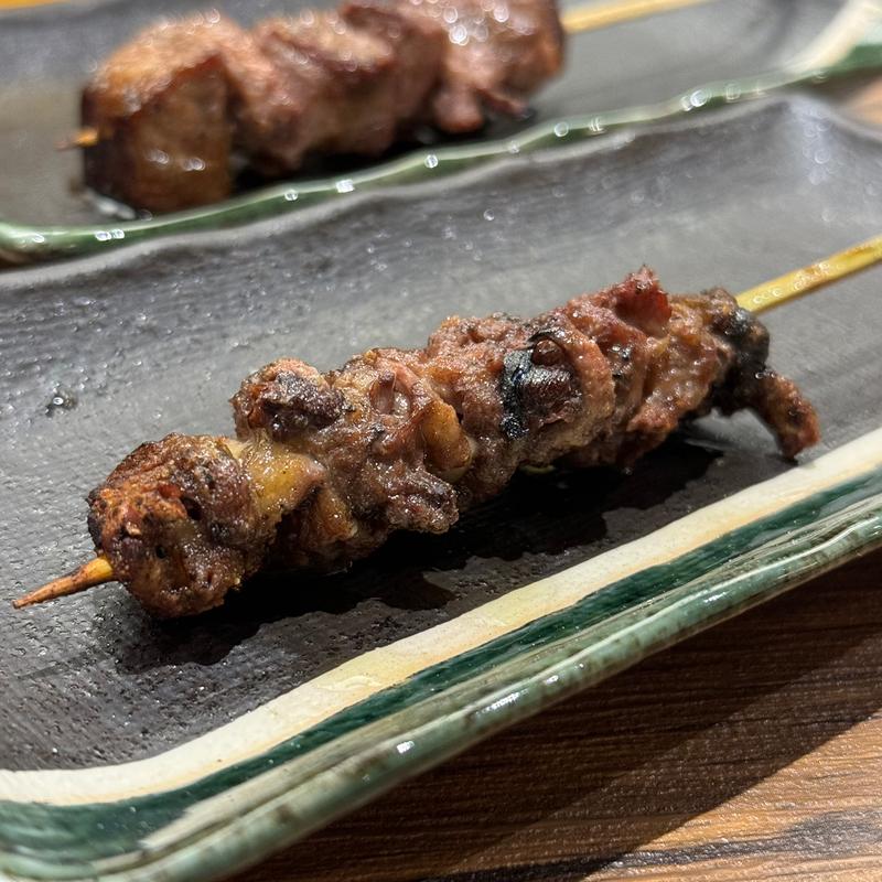 鶏ハツもと串(炭火串焼肉と釜めしの店 炎)