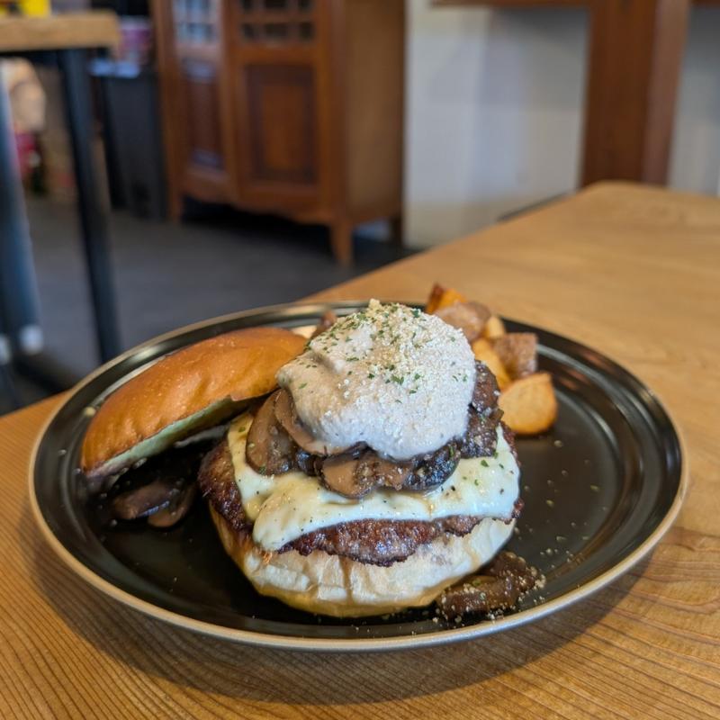 ガーリックマッシュルームチーズバーガー(Be good -Life Style Lab-)