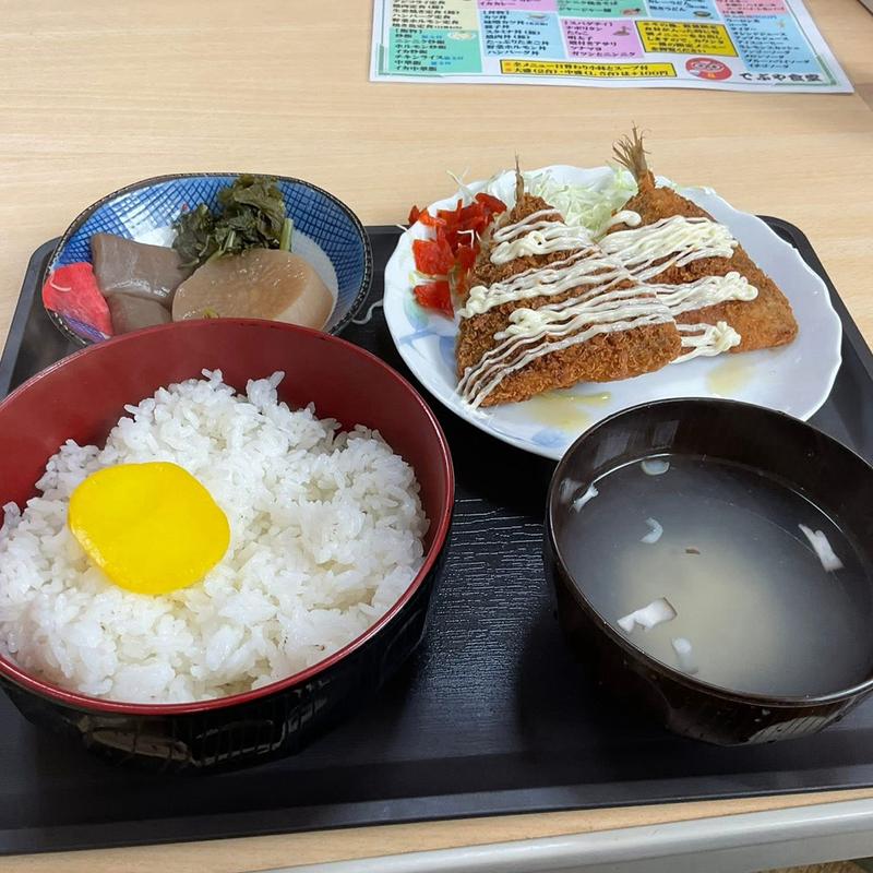 アジフライ定食(でぶや食堂)