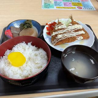 アジフライ定食(でぶや食堂)