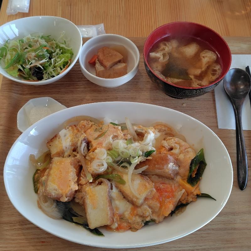 絹揚げの卵とじ丼(豆腐屋のカフェ 豆爺)