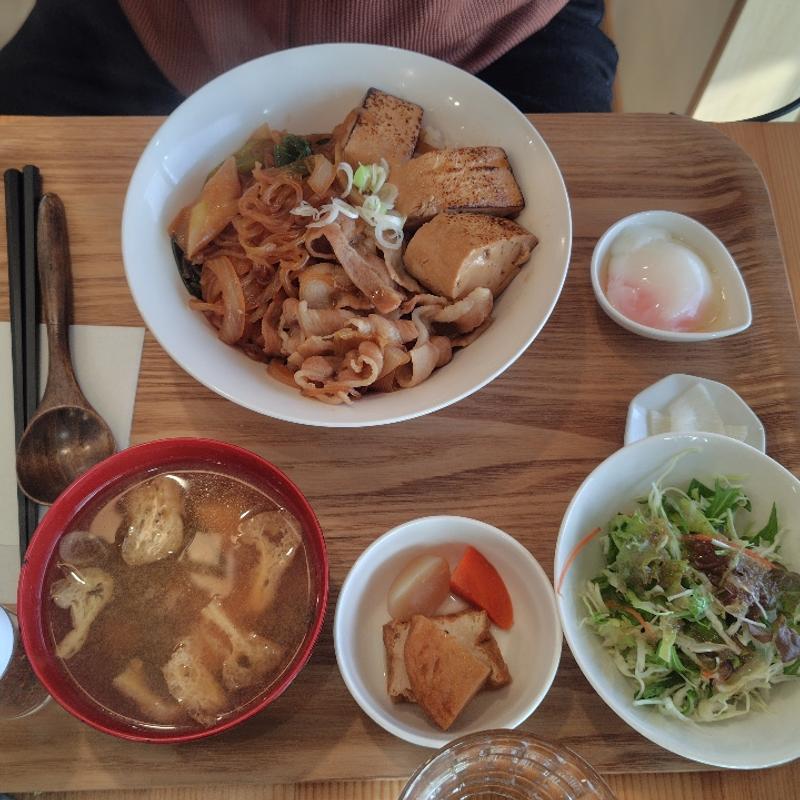 豆爺の肉豆富丼(豆腐屋のカフェ 豆爺)