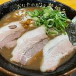 鷲掴みとんこつ