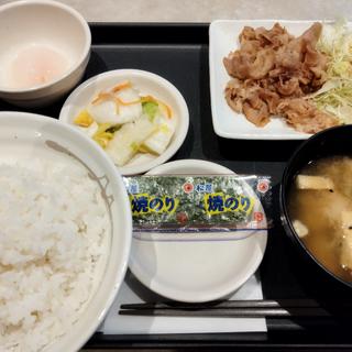 得朝牛皿定食、半熟玉子(松屋 青砥店)