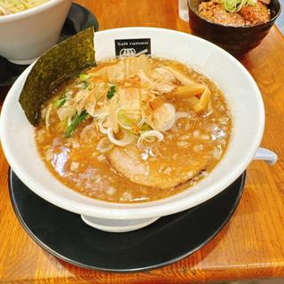 塩とんこつラーメン