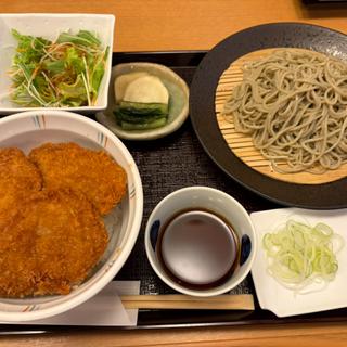 へぎそばとタレかつ丼(小)セット(そば処 長岡小嶋屋 本店 (こじまや))