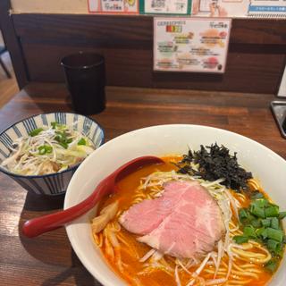 濃厚鶏白湯ラーメン赤辛(チャーシュー丼ランチセット)
