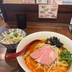 濃厚鶏白湯ラーメン赤辛(チャーシュー丼ランチセット)