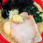 背脂生姜豚骨ラーメン 味玉