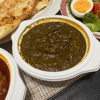 ザグ (ほうれん草) カレー(インドレストラン・ガンジー（ＧＡＮＤＨＩ）)
