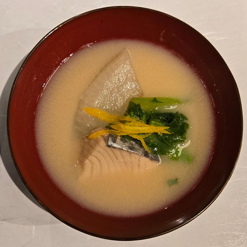 鰆と聖護院大根の白味噌仕立て(洋食堂すずき)