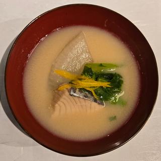 鰆と聖護院大根の白味噌仕立て