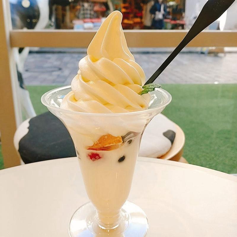 さっぱりヨーグルト&フルーツ(MILKLAND HOKKAIDO→TOKYO　ミルクランド北海道)