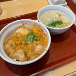 親子丼と小うどんのセット