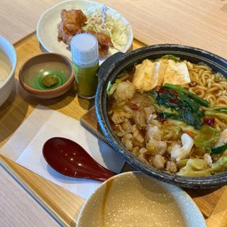 もつ鍋定食（から揚げ小鉢付）