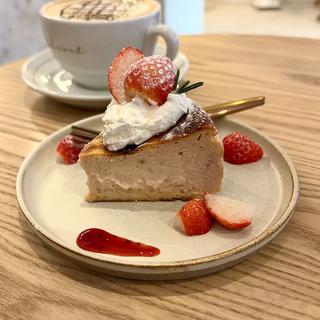 本日のバスクチーズケーキ(いちご)(sh:rock coffee (シロックコーヒー))