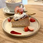 本日のバスクチーズケーキ(いちご)