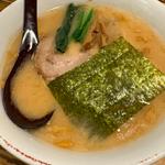 黒ラーメン　しょうゆ(吉笑　らーめん)