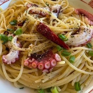 タコのペペロンチーノ