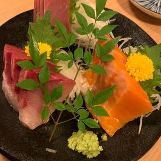 3時間飲み放題「鮮魚3点・宮崎地鶏・和牛肉寿司含む焼き鳥食べ放題コース」(四季宴 池袋本店)